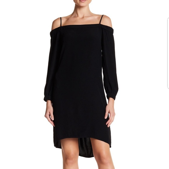 Chelsea28 Dresses & Skirts - NWT Chelsea28 Long Sleeve Cold Shoulder Shift XS